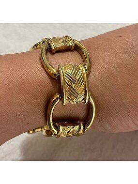 Vintage Gold Tone Chain Link Bracelet With Toggle Clasp  Textured Design  8 Inch